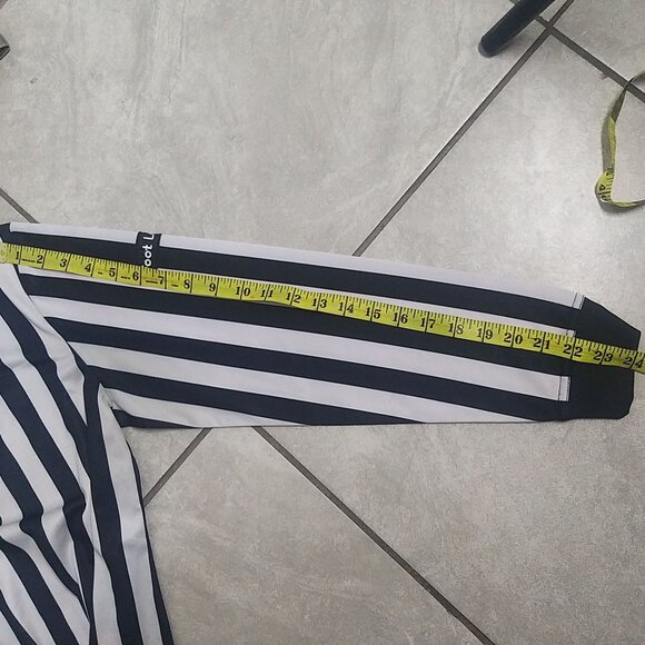 Foot Locker Striped Long Sleeves V-Neck Top Size M - Picture 6 of 8